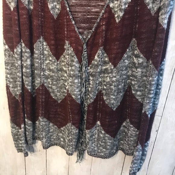 Vanity Black And Red Chevron Sweater Size Medium - Picture 4 of 6